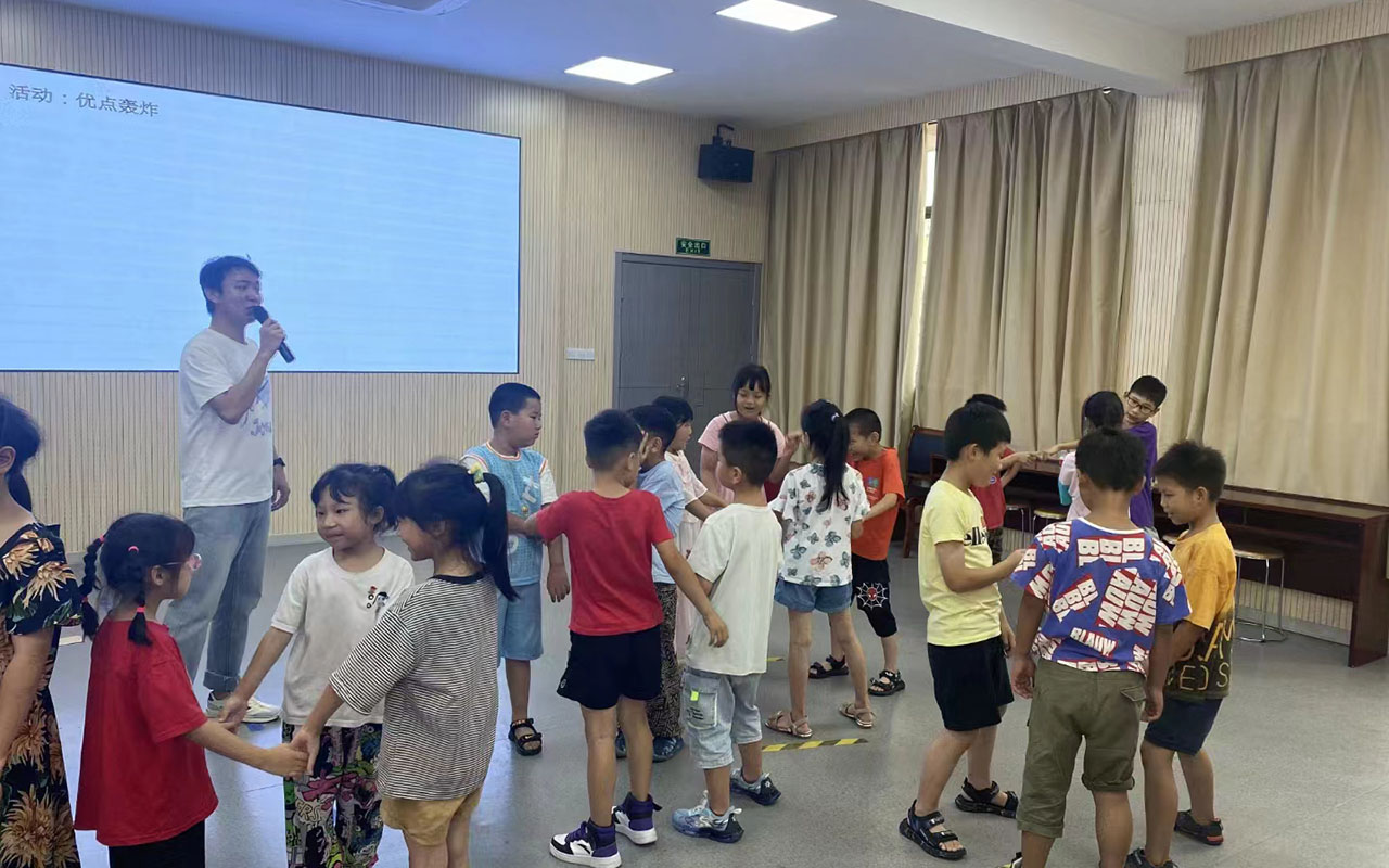 宏伟龙观乡中心学校