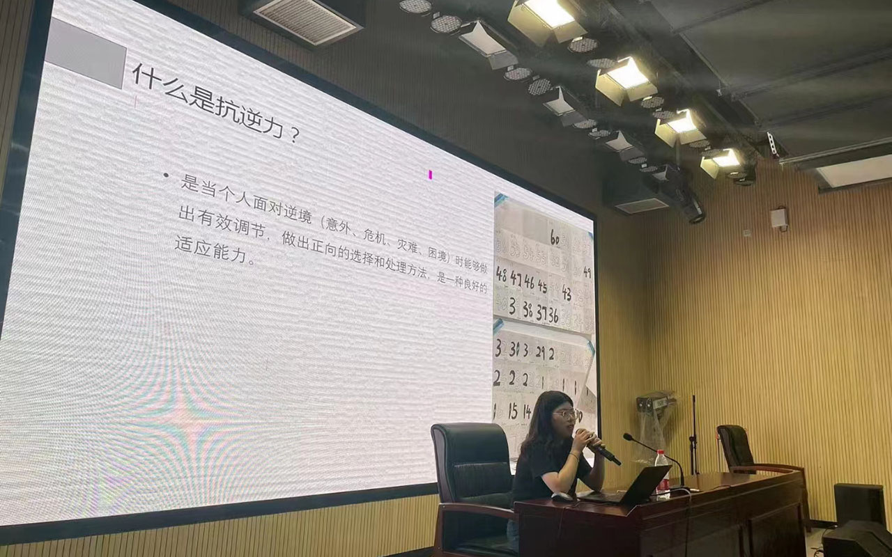 宏伟董玉娣中学